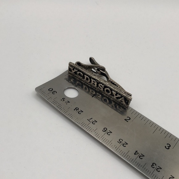 VINTAGE YCDBSOYA Tie Bar Clip Silver Tone with Rustic Background - Picture 4 of 7